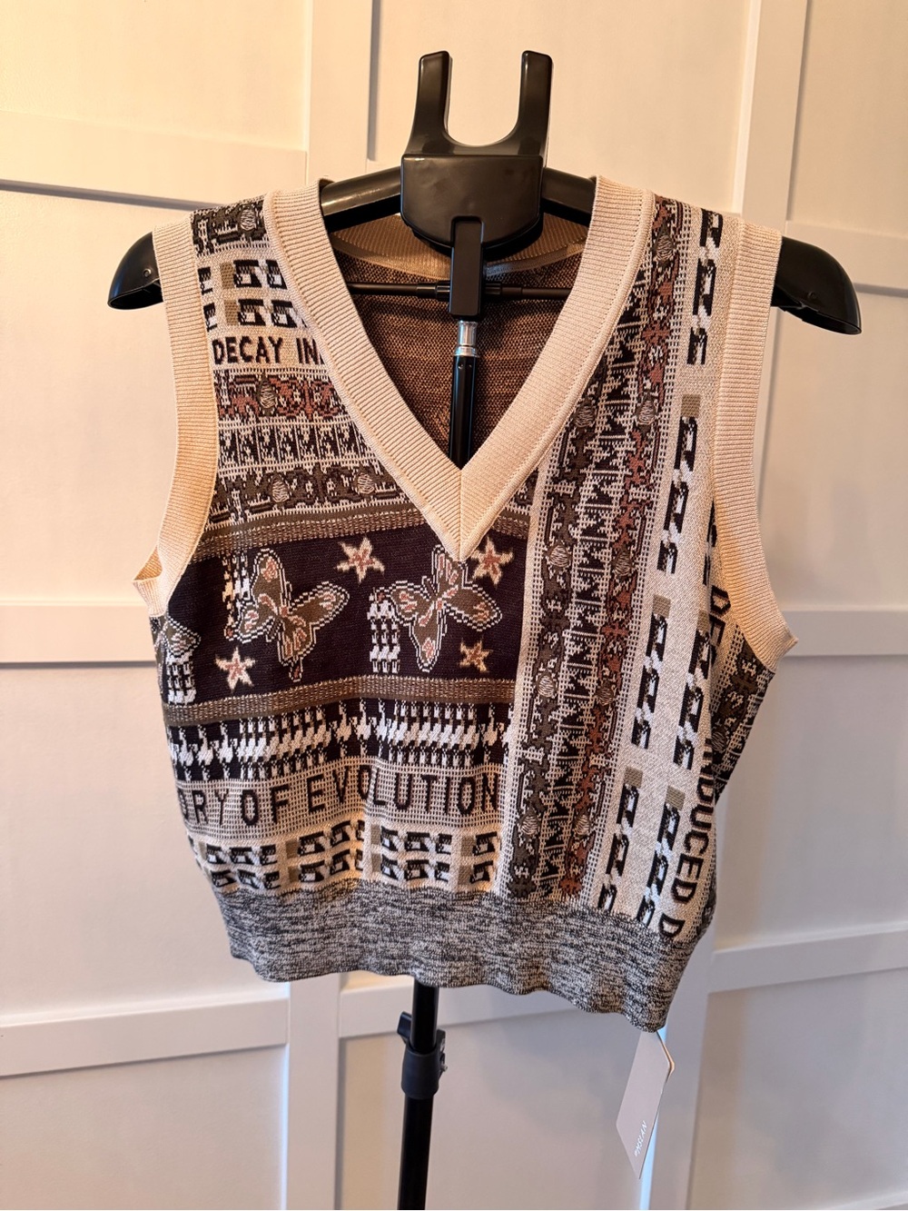 The MSLAN NWT Graphic Knit Sweater Vest Size S